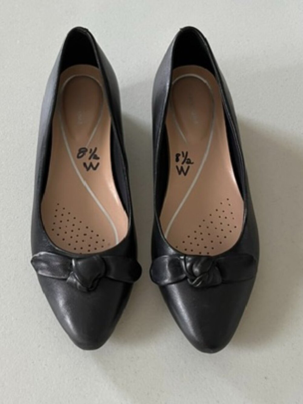 Easy Spirit Black Leather Flats 8.5 Wide